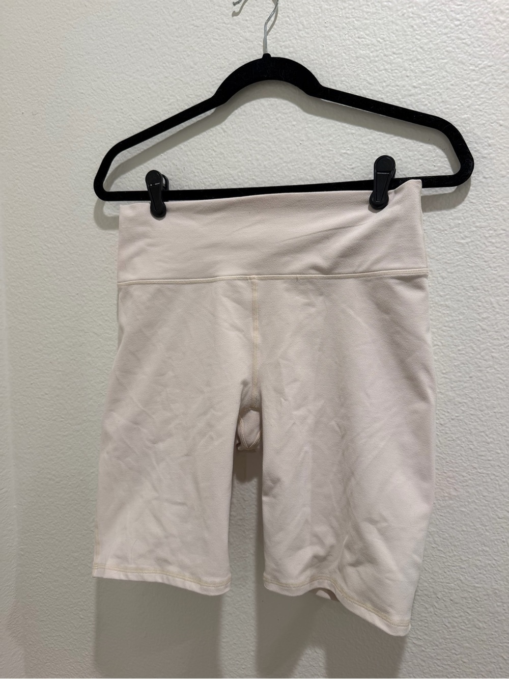 [LIKE 🆕] Fabletics: Women's High-Waist Cream Bike Shorts
